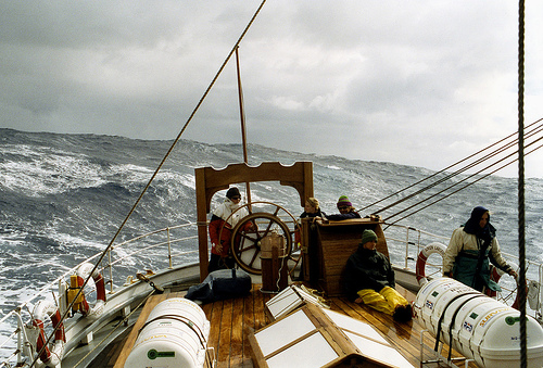 Sailing into the coffee storm - photo:anolden